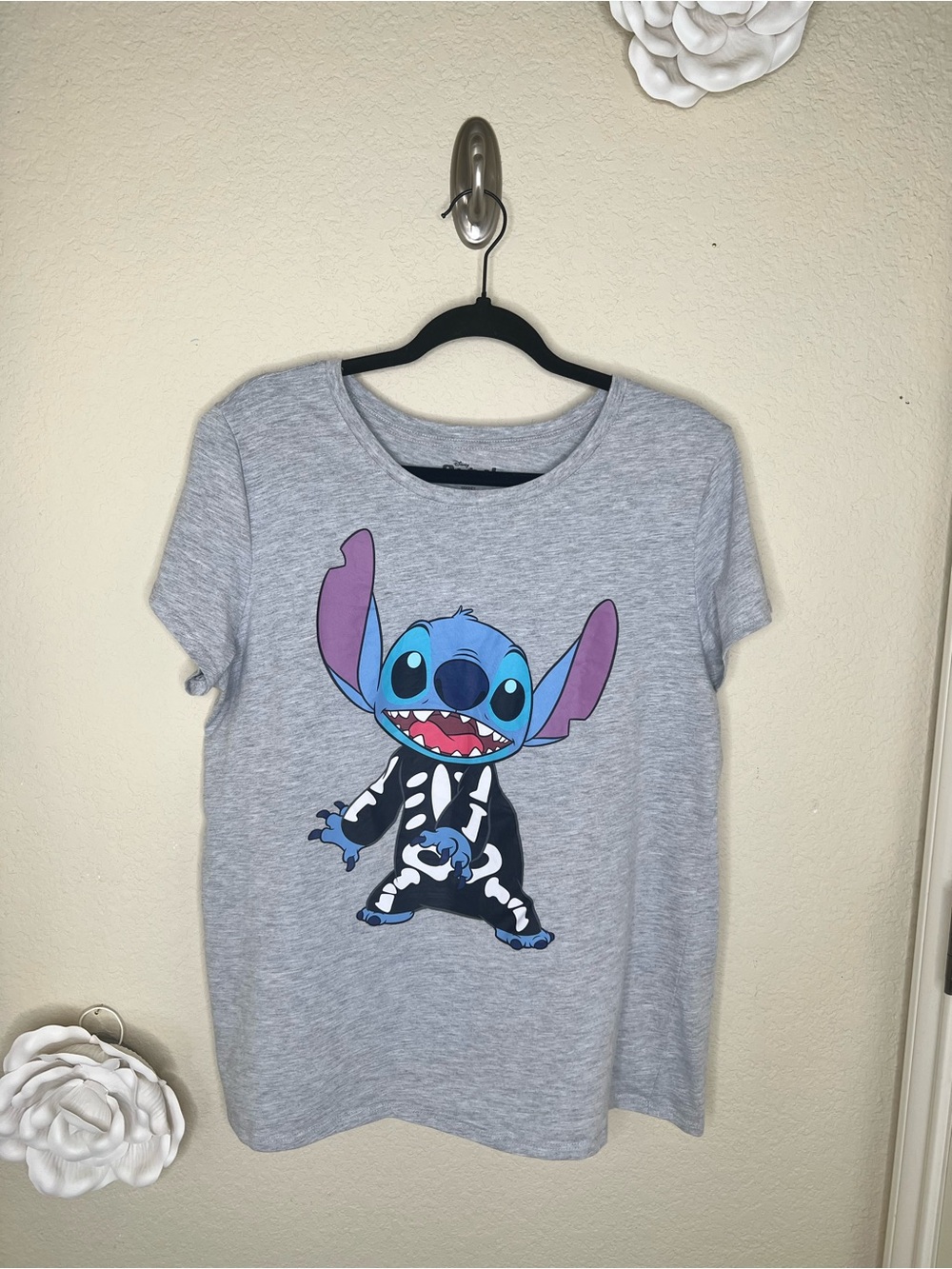 NTM: Disney Stitch Skeleton Halloween T-Shirt Women’s Large Gray Graphic Tee